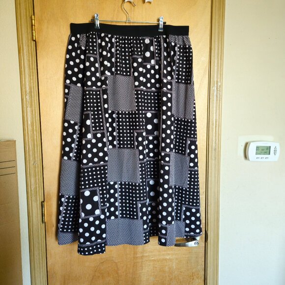 SHEIN Dresses & Skirts - Shein Curve 4XL Skirt Black White